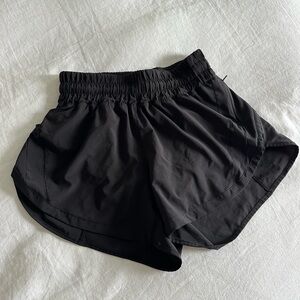 Lululemon hotty hot high rise shorts